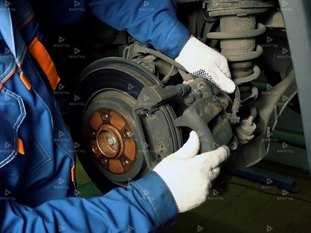 Замена тормозных колодок Hyundai IX55 в Саратове