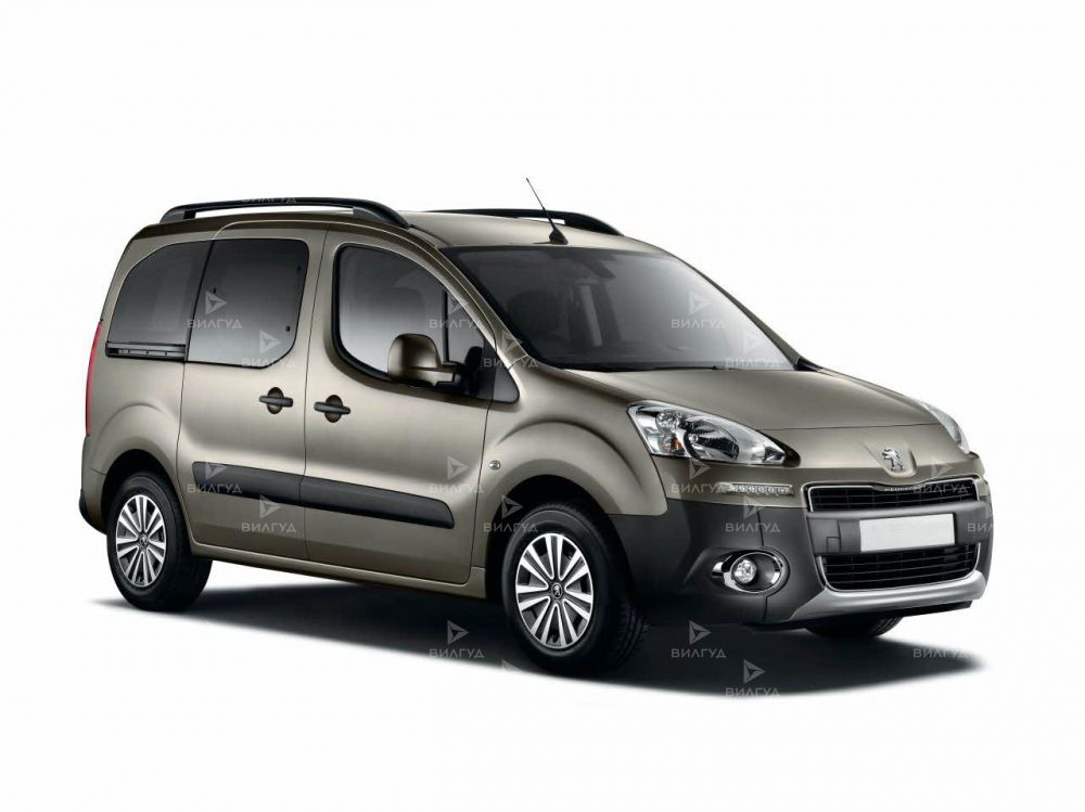 Замена сайлентблоков продольных рычагов Peugeot Partner в Саратове
